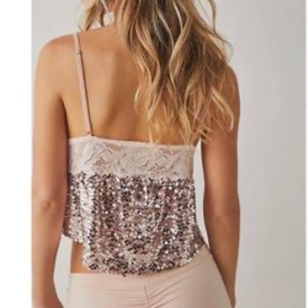 NWT- FREE PEOPLE Right Rhythm Sequin Cami Top ||
CHAMPAGNE COMBO - Picture 3 of 13